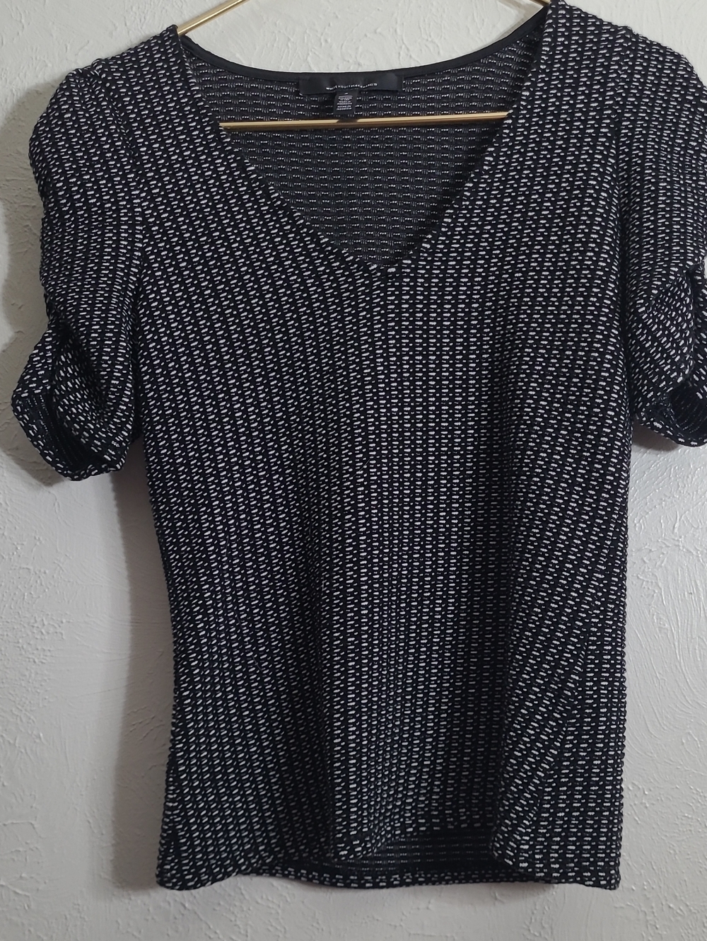 White House Black Market Black and White Short Sleeve V-Neck Top